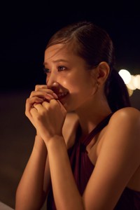 佐々木久美1st写真集『めくる日々』(撮影/藤原 宏)