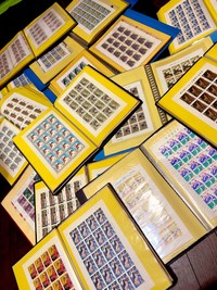 オリンピックや天皇関連のものが多いという（ぺとさん提供）