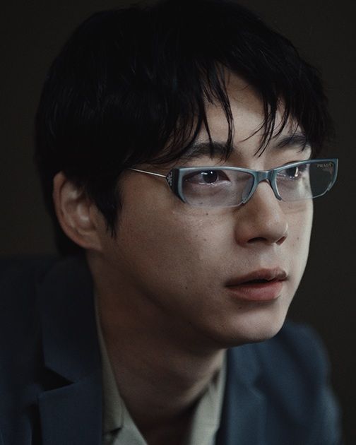 ギャラリー | 視力2.0でもほしい……坂口健太郎がまとう、PRADA×GENTLE