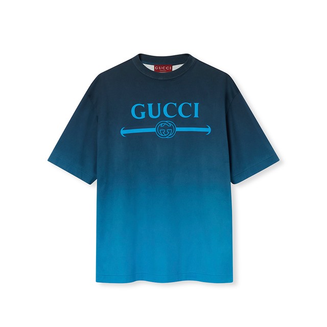アイコニックなロゴ使いが存在感を放つ、<br>グッチのTシャツ。