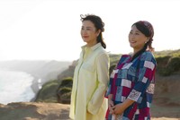 「テレビショッピングの女王 青池春香の事件チャンネル」のワンシーン＝©2026テレビショッピングの女王『青池春香の事件チャンネル』製作委員会