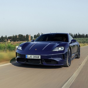 フェラガモとポルシェが夢のコラボレーション！「ポルシェ・イタリア」の設立40周年を記念し、イタリア限定の特別仕様車を発表。