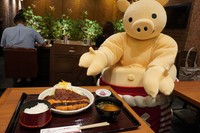 矢場とん 大阪松竹座店 （8月19日・プレス向け試食内覧会にて）