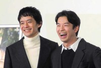 池松壮亮（左）と仲野太賀