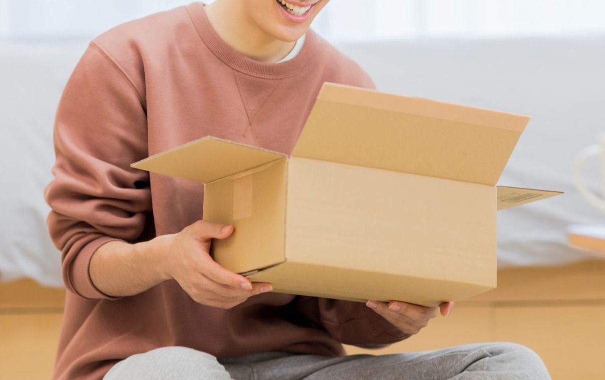 メルカリ」でパソコンを買ったら……想定外のオマケに驚愕！ 出品者の