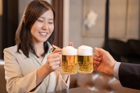 気軽な気持ちで飲みに行ったら、まさかの展開に　※画像はイメージです（rrice/stock.adobe.com）
