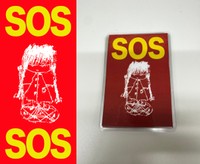 神聖かまってちゃんが作成したスマホ用「SOS画像」（左）と紙製カード（公式サイトから）