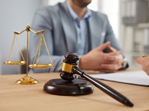 遺産相続を弁護士に相談する7つのメリット　選び方や費用も解説