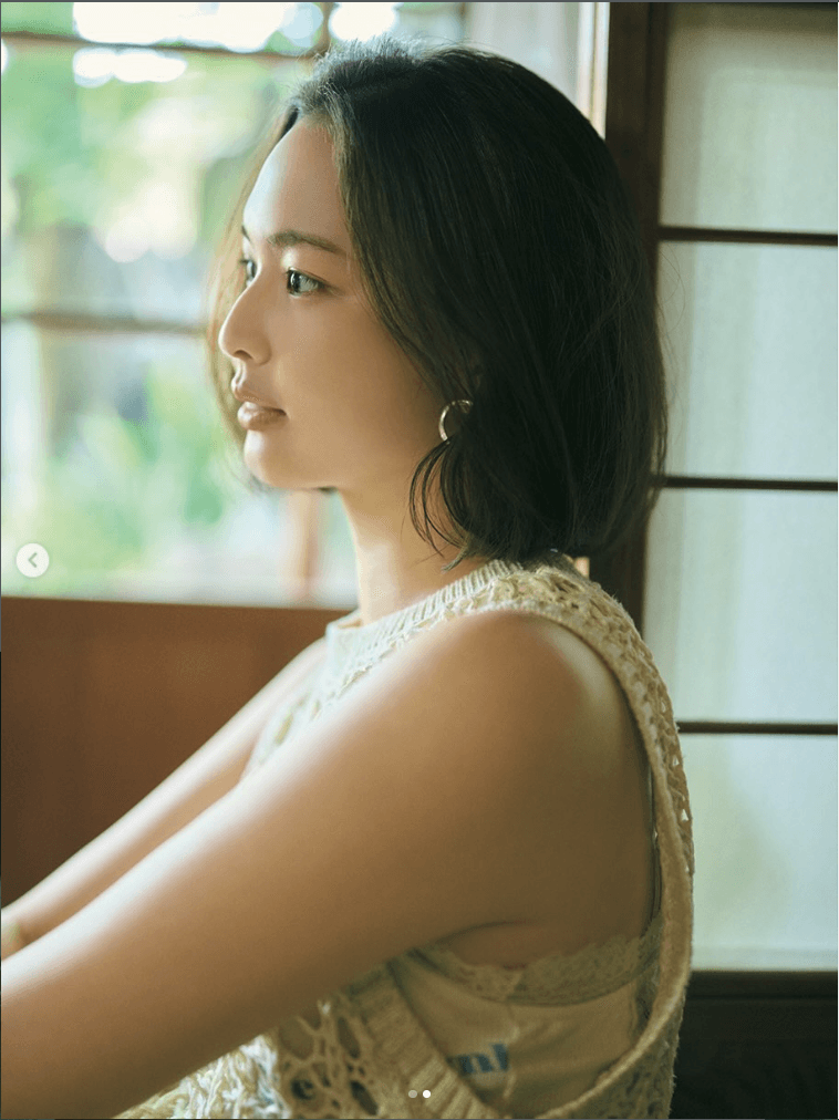 「FLASH」（26年6月23日発売号）に登場した白河れいのオフショット　本人のインスタグラム（＠rayshirakawa）より
