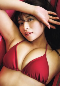 神山みれい「旬撮GIRL Vol.29」(扶桑社)より＝撮影／高橋慶佑 ヘアメイク／mahiro スタイリング／工藤沙恵（ミタケイショウ）