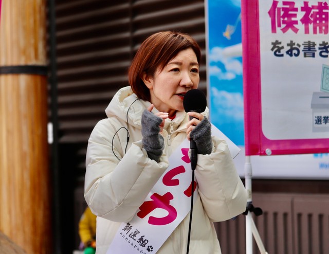 奈良市内で街頭演説するれいわ新選組の大石晃子共同代表
