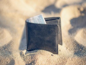 今なら何をもらおう。財布の中にある、彼がくれた「プレゼント券」