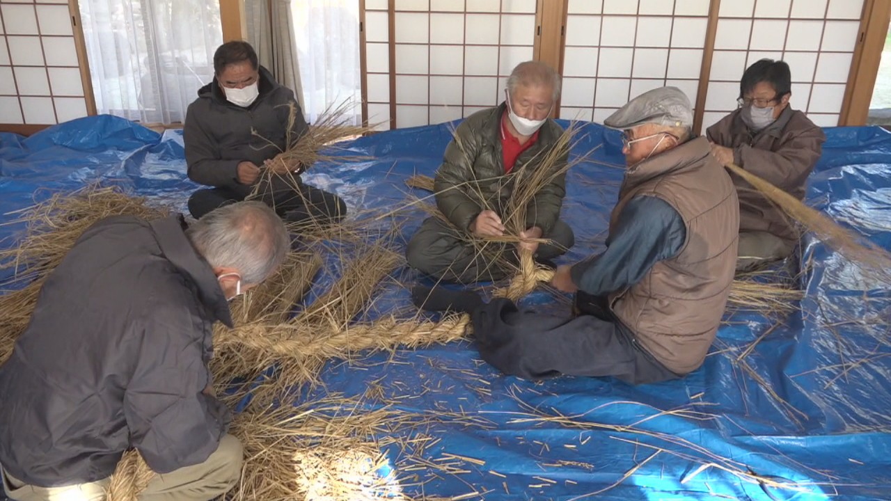 樹齢1600年以上 シンパクの大樹に「しめ縄」の飾りつけ 香川