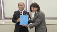 病院などの電話番号を点字で記す「電話帳」　NTT西日本が視覚障害者福祉協会に贈呈　高松市