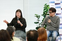 角田光代さんといとうせいこうさんが世界を歩く理由　課題の今を語る--}