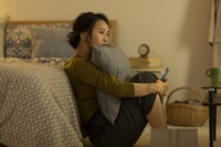 現状の自由を楽しむ半面、将来への不安を一人で抱え込みやすい　※画像はイメージです（japolia/stock.adobe.com）