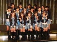 チームNメンバーの(前列左から)吉田朱里、山田菜々、山本彩、渡辺美優紀、小笠原茉由、(中列左から)門脇佳奈子、近藤里奈、上西恵、白間美瑠、木下春奈、福本愛菜、(後列左から)篠原栞那、森彩華、岸野里香、松田栞、小谷里歩＝2011年撮影