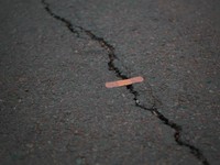 夏から増え続けたニーハイは、傷を隠して誤魔化すためのものだった