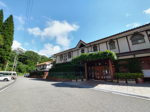 落ち着いた佇まいの老舗レストラン「生野高原カッセル」