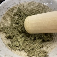 ここまで細かくなれば、篩にかけて柔毛のみを取り出せます。