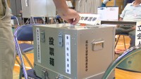 高松市　新番丁小学校　投票所　30日撮影