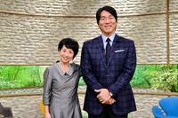 ＴＢＳ系「サワコの朝」の収録後に笑顔を見せる元ヤンキース・松井秀喜氏（右）と司会の阿川佐和子=2014年