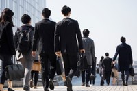 社会人1年目の6人に1人が初任給「30万円以上」　※画像はイメージです（paru/stock.adobe.com）