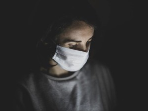 マスクが中和してくれたコンプレックス。外すときは暗い私も一緒に