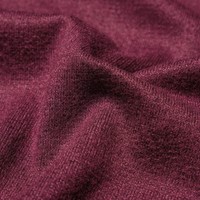 ニットのような風合いと色のフリース素材なので、やわらかく暖かく心地よい。／メンズ（男女兼用）（提供写真）