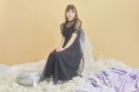 AKB48千葉恵里さんによる着用写真(P2C Studio株式会社提供)