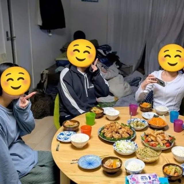 キャベツのポトフやお好み焼き、ネギの豚肉巻きなど…野菜をフル活用した夕飯／雪枝さん提供