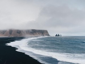 美しい風景に惹かれて調べたアイスランドは、意外に近そうな国だった