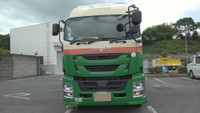 事故を起こした大型トラック
