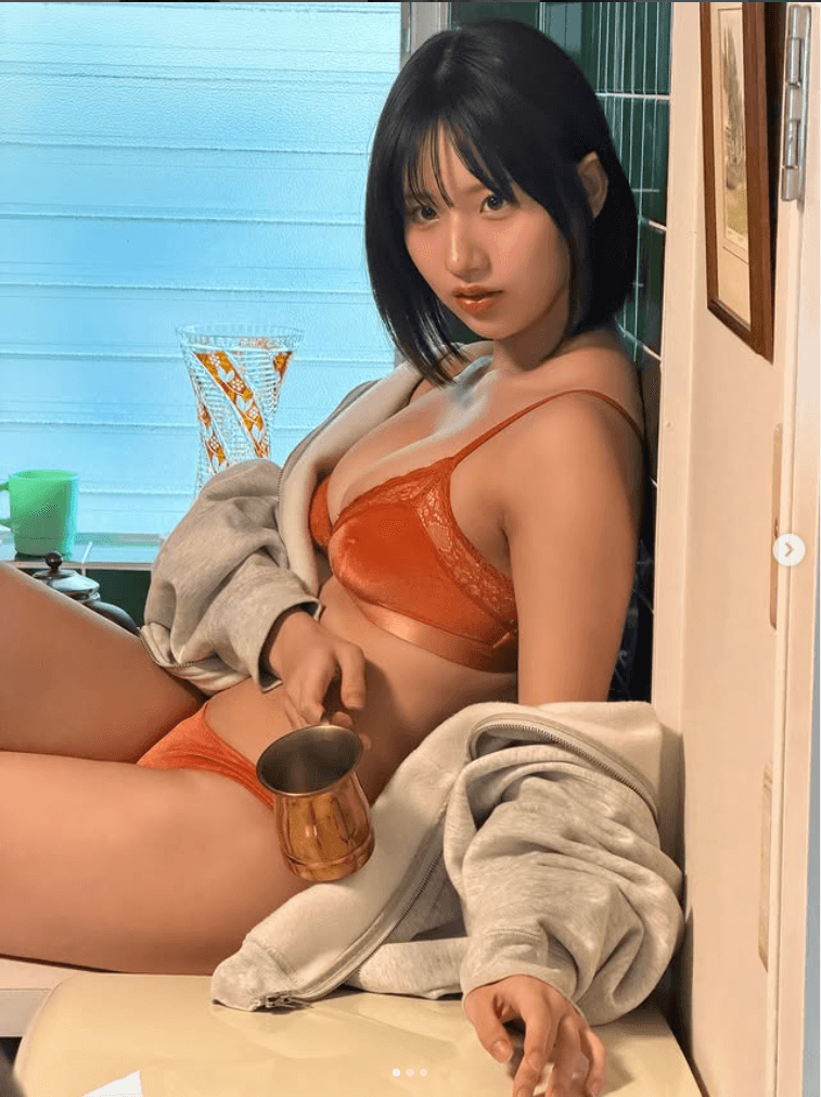「FLASH」（26年4月28日発売号）に登場した髙峰じゅりのオフショット　本人のインスタグラム（@takamine_juri）より