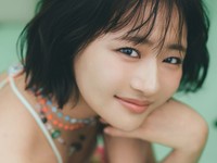 すみぽん（高倉菫）さんの写真集「すみぽん1st写真集『offcourt』」（撮影：東京祐）