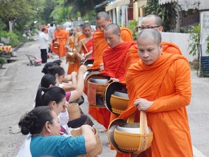 観光客は増えたけれど……ラオスの世界遺産の街、古都ルアンプラバンのジレンマ