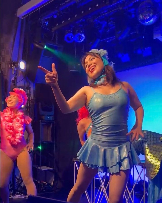 女芸人キャバレーナイトの光景③