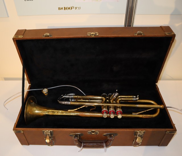 『てっぱん』で祖母・初音（富司純子）が海に投げたが、あかりが飛び込んで救い出したトランペット