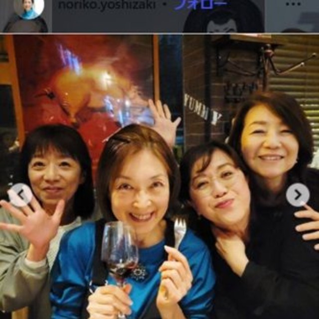 お墓参りで集まったリポーターの（左から）佐藤しのぶ、横野レイコ、遠田智子、松本結花＝吉崎典子アナのインスタグラム＠noriko.yoshizakiより