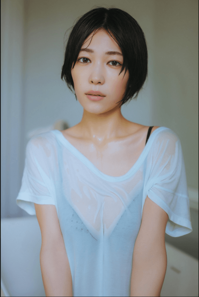 「FLASH」（26年7月28日発売号）に登場した河内裕里のオフショット　本人のX（@_yuurikouchi）より