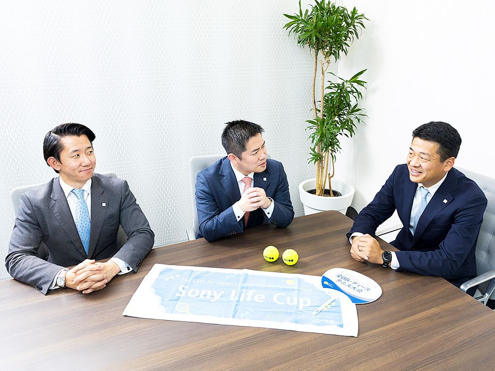 東京都大会で支援活動を行ったソニー生命のライフプランナー。左から、池澤暉さん、後藤慈久さん、蔭山智之さん