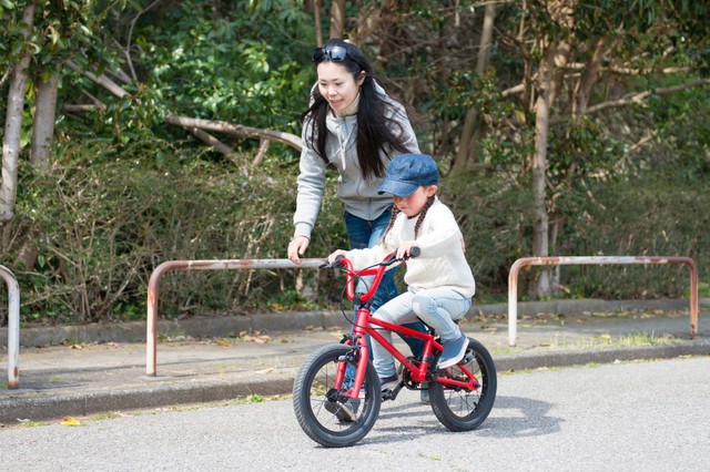 約7割のママが「自転車の青切符制度に不安」　※画像はイメージです（hakase420/stock.adobe.com）