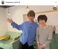 ヴァイオリニストのTAIRIKさん（左）と栗原はるみさん（本人のインスタグラムから）