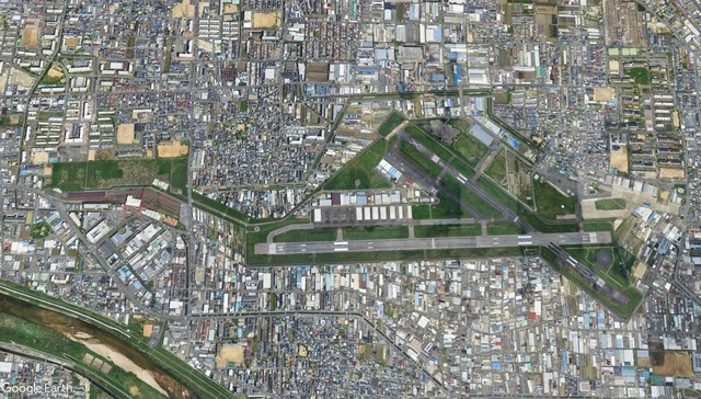 現在の八尾空港　（Ｃ）Google