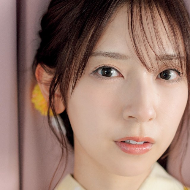 金村美玖「週刊SPA! 」(扶桑社)7月7・14日合併号より＝撮影／鈴木ゴータ ヘアメイク／宇賀持萌 スタイリング／クメユナ