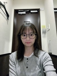 影山優佳さん「寝坊が怖すぎて人生初の快活」（本人の公式Xから）
