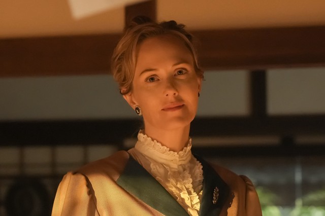 ヘブンの気持ちがトキにあると悟ってしまったイライザ（シャーロット・ケイト・フォックス）　(C)NHK