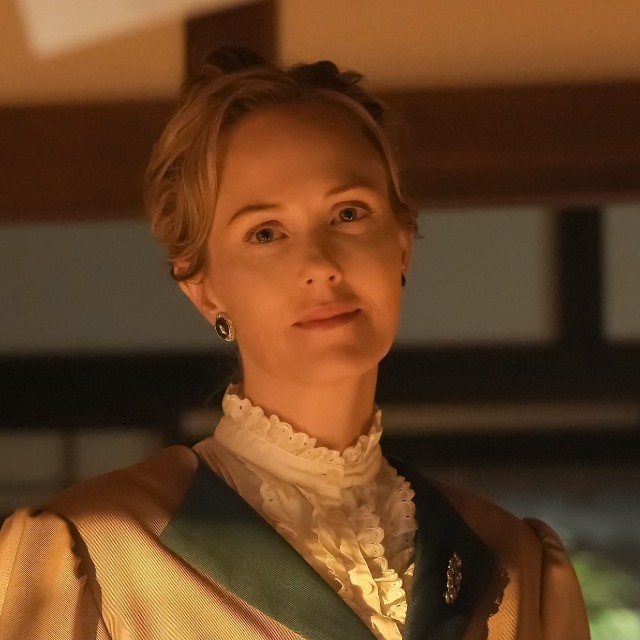 ヘブンの気持ちがトキにあると悟ってしまったイライザ（シャーロット・ケイト・フォックス）　(C)NHK