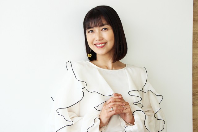 第二子を出産した2025年も積極的に芸能活動を続けていることを、明るく語ってくれた（撮影／小野寺亜紀）