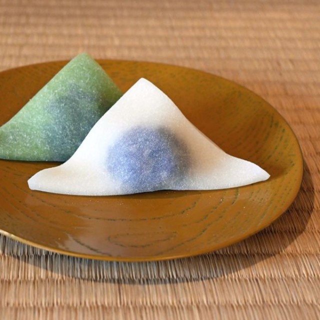 「あん入り生八ッ橋」の『聖』（聖護院八ッ橋総本店）